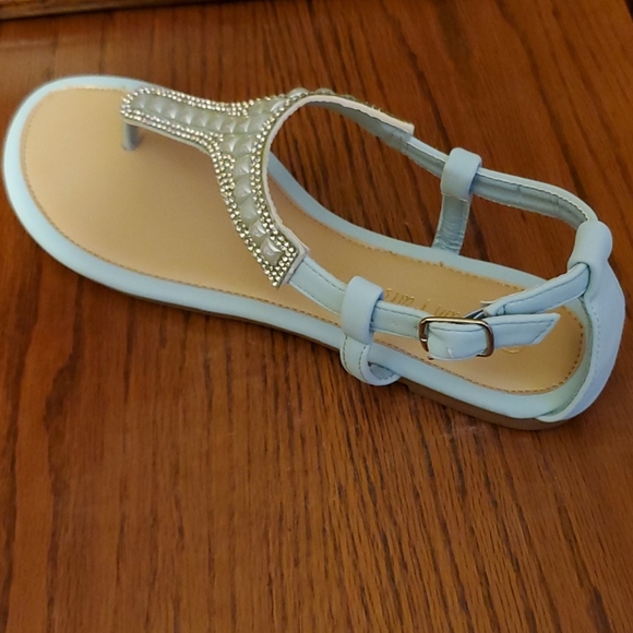HP🏆 New Sky Blue Crystal & Pearl Sandals - Picture 5 of 9